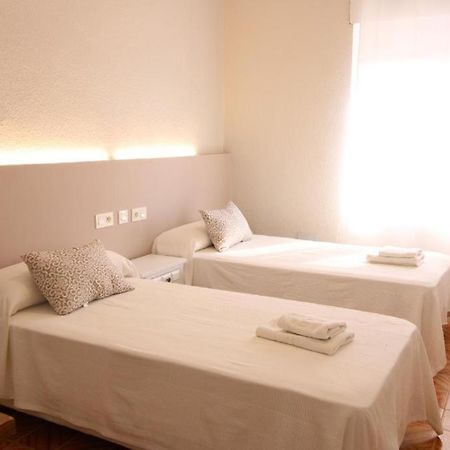 Hostal Tropical Мотрил Екстериор снимка