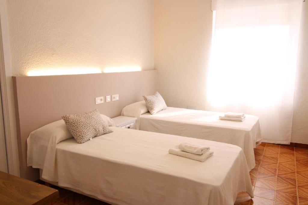 Hostal Tropical Мотрил Екстериор снимка
