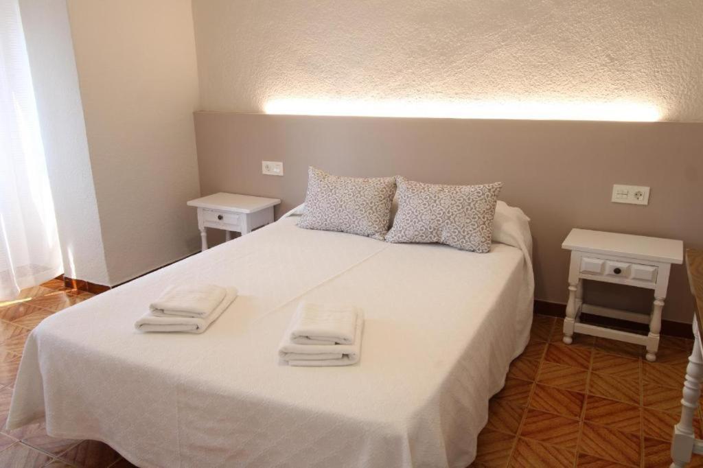 Hostal Tropical Мотрил Екстериор снимка