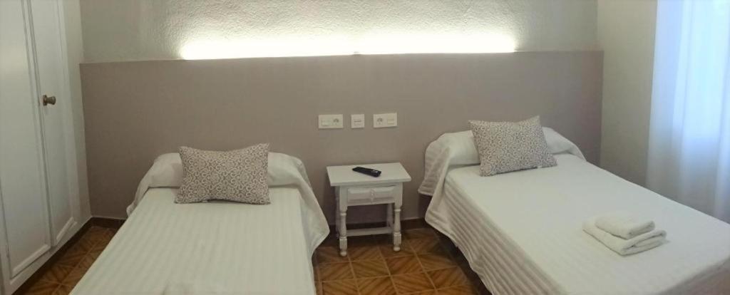 Hostal Tropical Мотрил Екстериор снимка